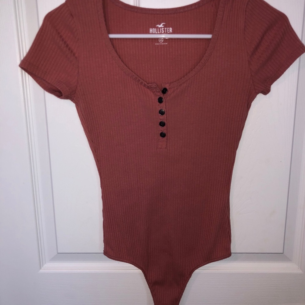 hollister coral bodysuit